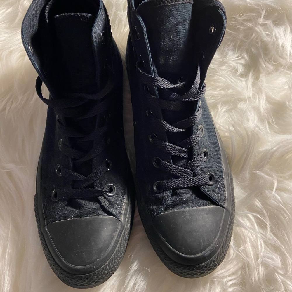 CONVERSE || Black high tops